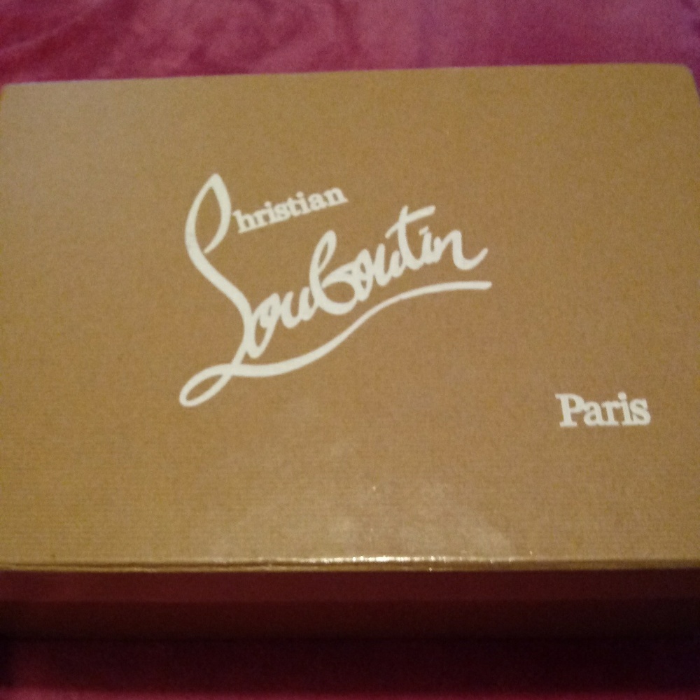 Brand new Christian Louboutin red bottoms shoes
